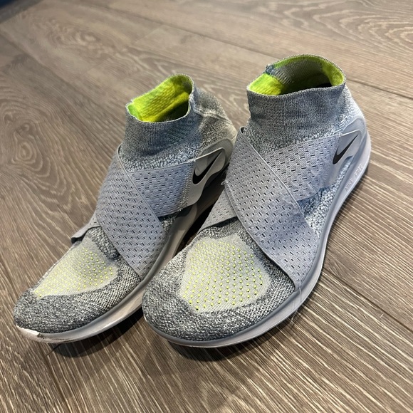 Nike Women's Athletic Shoes - Gray and Green - Picture 3 of 3